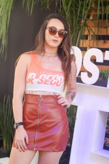 
<a style='margin-left: 5px;' class='btn btn-xs btn-social btn-facebook' href='https://www.facebook.com/sharer/sharer.php?u=https://galeramix.s01.web.getmuller.com.br/imagem/a114/800-800-90/conteudo/site_galerias/114/12-costelaco-junior-seco-silva-neto-canelinha-maiara-e-maraisa-galeramix-94.jpg' rel='popup' data-width='500' data-height='400'><i class='fa fa-facebook'></i>Compartilhar <span class='hidden-xs'>no Facebook</span>
</a> 
<a class='btn btn-default btn-xs' target='_blank' href='imagem/a114/800-800-90/conteudo/site_galerias/114/12-costelaco-junior-seco-silva-neto-canelinha-maiara-e-maraisa-galeramix-94.jpg'>
<span class='glyphicon glyphicon-cloud-download'></span> Salvar
</a>
