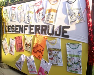 
    <a style='margin-left: 5px;' class='btn btn-xs btn-social btn-facebook' href='https://www.facebook.com/sharer/sharer.php?u=https://galeramix.s01.web.getmuller.com.br/imagem/a115/800-800-90/conteudo/site_galerias/115/desenferruje-2022-105.jpg' rel='popup' data-width='500' data-height='400'><i class='fa fa-facebook'></i>Compartilhar <span class='hidden-xs'>no Facebook</span>
</a> 
<a class='btn btn-default btn-xs' target='_blank' href='imagem/a115/800-800-90/conteudo/site_galerias/115/desenferruje-2022-105.jpg'>
    <span class='glyphicon glyphicon-cloud-download'></span> Salvar
</a>
