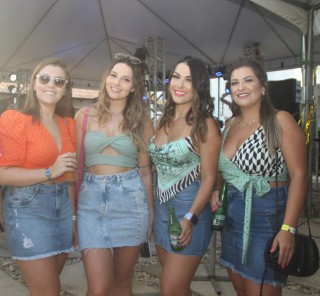 
<a style='margin-left: 5px;' class='btn btn-xs btn-social btn-facebook' href='https://www.facebook.com/sharer/sharer.php?u=https://galeramix.s01.web.getmuller.com.br/imagem/a115/800-800-90/conteudo/site_galerias/115/desenferruje-2022-107.jpg' rel='popup' data-width='500' data-height='400'><i class='fa fa-facebook'></i>Compartilhar <span class='hidden-xs'>no Facebook</span>
</a> 
<a class='btn btn-default btn-xs' target='_blank' href='imagem/a115/800-800-90/conteudo/site_galerias/115/desenferruje-2022-107.jpg'>
<span class='glyphicon glyphicon-cloud-download'></span> Salvar
</a>
