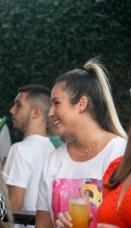 
<a style='margin-left: 5px;' class='btn btn-xs btn-social btn-facebook' href='https://www.facebook.com/sharer/sharer.php?u=https://galeramix.s01.web.getmuller.com.br/imagem/a115/800-800-90/conteudo/site_galerias/115/desenferruje-2022-116.jpg' rel='popup' data-width='500' data-height='400'><i class='fa fa-facebook'></i>Compartilhar <span class='hidden-xs'>no Facebook</span>
</a> 
<a class='btn btn-default btn-xs' target='_blank' href='imagem/a115/800-800-90/conteudo/site_galerias/115/desenferruje-2022-116.jpg'>
<span class='glyphicon glyphicon-cloud-download'></span> Salvar
</a>
