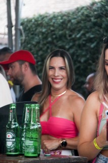 
<a style='margin-left: 5px;' class='btn btn-xs btn-social btn-facebook' href='https://www.facebook.com/sharer/sharer.php?u=https://galeramix.s01.web.getmuller.com.br/imagem/a115/800-800-90/conteudo/site_galerias/115/desenferruje-2022-118.jpg' rel='popup' data-width='500' data-height='400'><i class='fa fa-facebook'></i>Compartilhar <span class='hidden-xs'>no Facebook</span>
</a> 
<a class='btn btn-default btn-xs' target='_blank' href='imagem/a115/800-800-90/conteudo/site_galerias/115/desenferruje-2022-118.jpg'>
<span class='glyphicon glyphicon-cloud-download'></span> Salvar
</a>
