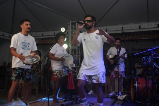 
<a style='margin-left: 5px;' class='btn btn-xs btn-social btn-facebook' href='https://www.facebook.com/sharer/sharer.php?u=https://galeramix.s01.web.getmuller.com.br/imagem/a115/800-800-90/conteudo/site_galerias/115/desenferruje-2022-131.jpg' rel='popup' data-width='500' data-height='400'><i class='fa fa-facebook'></i>Compartilhar <span class='hidden-xs'>no Facebook</span>
</a> 
<a class='btn btn-default btn-xs' target='_blank' href='imagem/a115/800-800-90/conteudo/site_galerias/115/desenferruje-2022-131.jpg'>
<span class='glyphicon glyphicon-cloud-download'></span> Salvar
</a>
