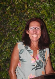 
<a style='margin-left: 5px;' class='btn btn-xs btn-social btn-facebook' href='https://www.facebook.com/sharer/sharer.php?u=https://galeramix.s01.web.getmuller.com.br/imagem/a115/800-800-90/conteudo/site_galerias/115/desenferruje-2022-138.jpg' rel='popup' data-width='500' data-height='400'><i class='fa fa-facebook'></i>Compartilhar <span class='hidden-xs'>no Facebook</span>
</a> 
<a class='btn btn-default btn-xs' target='_blank' href='imagem/a115/800-800-90/conteudo/site_galerias/115/desenferruje-2022-138.jpg'>
<span class='glyphicon glyphicon-cloud-download'></span> Salvar
</a>
