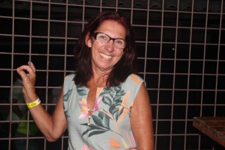 
<a style='margin-left: 5px;' class='btn btn-xs btn-social btn-facebook' href='https://www.facebook.com/sharer/sharer.php?u=https://galeramix.s01.web.getmuller.com.br/imagem/a115/800-800-90/conteudo/site_galerias/115/desenferruje-2022-140.jpg' rel='popup' data-width='500' data-height='400'><i class='fa fa-facebook'></i>Compartilhar <span class='hidden-xs'>no Facebook</span>
</a> 
<a class='btn btn-default btn-xs' target='_blank' href='imagem/a115/800-800-90/conteudo/site_galerias/115/desenferruje-2022-140.jpg'>
<span class='glyphicon glyphicon-cloud-download'></span> Salvar
</a>
