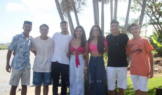 
<a style='margin-left: 5px;' class='btn btn-xs btn-social btn-facebook' href='https://www.facebook.com/sharer/sharer.php?u=https://galeramix.s01.web.getmuller.com.br/imagem/a115/800-800-90/conteudo/site_galerias/115/desenferruje-2022-16.jpg' rel='popup' data-width='500' data-height='400'><i class='fa fa-facebook'></i>Compartilhar <span class='hidden-xs'>no Facebook</span>
</a> 
<a class='btn btn-default btn-xs' target='_blank' href='imagem/a115/800-800-90/conteudo/site_galerias/115/desenferruje-2022-16.jpg'>
<span class='glyphicon glyphicon-cloud-download'></span> Salvar
</a>
