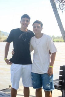 
<a style='margin-left: 5px;' class='btn btn-xs btn-social btn-facebook' href='https://www.facebook.com/sharer/sharer.php?u=https://galeramix.s01.web.getmuller.com.br/imagem/a115/800-800-90/conteudo/site_galerias/115/desenferruje-2022-19.jpg' rel='popup' data-width='500' data-height='400'><i class='fa fa-facebook'></i>Compartilhar <span class='hidden-xs'>no Facebook</span>
</a> 
<a class='btn btn-default btn-xs' target='_blank' href='imagem/a115/800-800-90/conteudo/site_galerias/115/desenferruje-2022-19.jpg'>
<span class='glyphicon glyphicon-cloud-download'></span> Salvar
</a>
