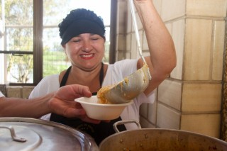 
<a style='margin-left: 5px;' class='btn btn-xs btn-social btn-facebook' href='https://www.facebook.com/sharer/sharer.php?u=https://galeramix.s01.web.getmuller.com.br/imagem/a115/800-800-90/conteudo/site_galerias/115/desenferruje-2022-26.jpg' rel='popup' data-width='500' data-height='400'><i class='fa fa-facebook'></i>Compartilhar <span class='hidden-xs'>no Facebook</span>
</a> 
<a class='btn btn-default btn-xs' target='_blank' href='imagem/a115/800-800-90/conteudo/site_galerias/115/desenferruje-2022-26.jpg'>
<span class='glyphicon glyphicon-cloud-download'></span> Salvar
</a>
