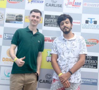 
<a style='margin-left: 5px;' class='btn btn-xs btn-social btn-facebook' href='https://www.facebook.com/sharer/sharer.php?u=https://galeramix.s01.web.getmuller.com.br/imagem/a115/800-800-90/conteudo/site_galerias/115/desenferruje-2022-31.jpg' rel='popup' data-width='500' data-height='400'><i class='fa fa-facebook'></i>Compartilhar <span class='hidden-xs'>no Facebook</span>
</a> 
<a class='btn btn-default btn-xs' target='_blank' href='imagem/a115/800-800-90/conteudo/site_galerias/115/desenferruje-2022-31.jpg'>
<span class='glyphicon glyphicon-cloud-download'></span> Salvar
</a>
