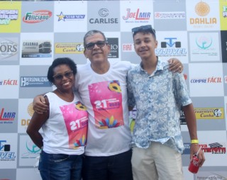 
<a style='margin-left: 5px;' class='btn btn-xs btn-social btn-facebook' href='https://www.facebook.com/sharer/sharer.php?u=https://galeramix.s01.web.getmuller.com.br/imagem/a115/800-800-90/conteudo/site_galerias/115/desenferruje-2022-33.jpg' rel='popup' data-width='500' data-height='400'><i class='fa fa-facebook'></i>Compartilhar <span class='hidden-xs'>no Facebook</span>
</a> 
<a class='btn btn-default btn-xs' target='_blank' href='imagem/a115/800-800-90/conteudo/site_galerias/115/desenferruje-2022-33.jpg'>
<span class='glyphicon glyphicon-cloud-download'></span> Salvar
</a>
