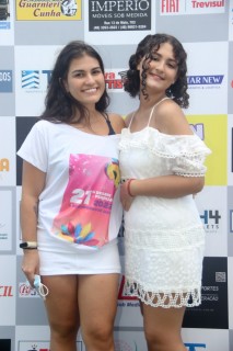 
<a style='margin-left: 5px;' class='btn btn-xs btn-social btn-facebook' href='https://www.facebook.com/sharer/sharer.php?u=https://galeramix.s01.web.getmuller.com.br/imagem/a115/800-800-90/conteudo/site_galerias/115/desenferruje-2022-38.jpg' rel='popup' data-width='500' data-height='400'><i class='fa fa-facebook'></i>Compartilhar <span class='hidden-xs'>no Facebook</span>
</a> 
<a class='btn btn-default btn-xs' target='_blank' href='imagem/a115/800-800-90/conteudo/site_galerias/115/desenferruje-2022-38.jpg'>
<span class='glyphicon glyphicon-cloud-download'></span> Salvar
</a>
