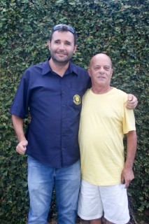 
<a style='margin-left: 5px;' class='btn btn-xs btn-social btn-facebook' href='https://www.facebook.com/sharer/sharer.php?u=https://galeramix.s01.web.getmuller.com.br/imagem/a115/800-800-90/conteudo/site_galerias/115/desenferruje-2022-57.jpg' rel='popup' data-width='500' data-height='400'><i class='fa fa-facebook'></i>Compartilhar <span class='hidden-xs'>no Facebook</span>
</a> 
<a class='btn btn-default btn-xs' target='_blank' href='imagem/a115/800-800-90/conteudo/site_galerias/115/desenferruje-2022-57.jpg'>
<span class='glyphicon glyphicon-cloud-download'></span> Salvar
</a>
