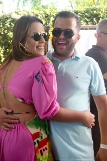 
<a style='margin-left: 5px;' class='btn btn-xs btn-social btn-facebook' href='https://www.facebook.com/sharer/sharer.php?u=https://galeramix.s01.web.getmuller.com.br/imagem/a115/800-800-90/conteudo/site_galerias/115/desenferruje-2022-76.jpg' rel='popup' data-width='500' data-height='400'><i class='fa fa-facebook'></i>Compartilhar <span class='hidden-xs'>no Facebook</span>
</a> 
<a class='btn btn-default btn-xs' target='_blank' href='imagem/a115/800-800-90/conteudo/site_galerias/115/desenferruje-2022-76.jpg'>
<span class='glyphicon glyphicon-cloud-download'></span> Salvar
</a>
