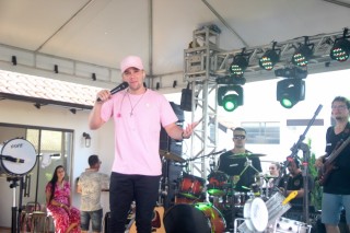 
<a style='margin-left: 5px;' class='btn btn-xs btn-social btn-facebook' href='https://www.facebook.com/sharer/sharer.php?u=https://galeramix.s01.web.getmuller.com.br/imagem/a115/800-800-90/conteudo/site_galerias/115/desenferruje-2022-80.jpg' rel='popup' data-width='500' data-height='400'><i class='fa fa-facebook'></i>Compartilhar <span class='hidden-xs'>no Facebook</span>
</a> 
<a class='btn btn-default btn-xs' target='_blank' href='imagem/a115/800-800-90/conteudo/site_galerias/115/desenferruje-2022-80.jpg'>
<span class='glyphicon glyphicon-cloud-download'></span> Salvar
</a>
