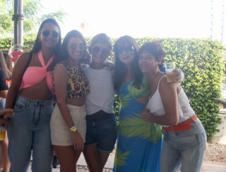 
<a style='margin-left: 5px;' class='btn btn-xs btn-social btn-facebook' href='https://www.facebook.com/sharer/sharer.php?u=https://galeramix.s01.web.getmuller.com.br/imagem/a115/800-800-90/conteudo/site_galerias/115/desenferruje-2022-82.jpg' rel='popup' data-width='500' data-height='400'><i class='fa fa-facebook'></i>Compartilhar <span class='hidden-xs'>no Facebook</span>
</a> 
<a class='btn btn-default btn-xs' target='_blank' href='imagem/a115/800-800-90/conteudo/site_galerias/115/desenferruje-2022-82.jpg'>
<span class='glyphicon glyphicon-cloud-download'></span> Salvar
</a>
