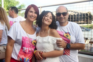 
<a style='margin-left: 5px;' class='btn btn-xs btn-social btn-facebook' href='https://www.facebook.com/sharer/sharer.php?u=https://galeramix.s01.web.getmuller.com.br/imagem/a115/800-800-90/conteudo/site_galerias/115/desenferruje-2022-91.jpg' rel='popup' data-width='500' data-height='400'><i class='fa fa-facebook'></i>Compartilhar <span class='hidden-xs'>no Facebook</span>
</a> 
<a class='btn btn-default btn-xs' target='_blank' href='imagem/a115/800-800-90/conteudo/site_galerias/115/desenferruje-2022-91.jpg'>
<span class='glyphicon glyphicon-cloud-download'></span> Salvar
</a>
