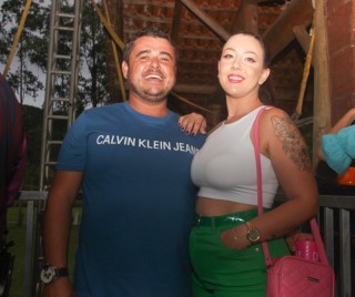 
<a style='margin-left: 5px;' class='btn btn-xs btn-social btn-facebook' href='https://www.facebook.com/sharer/sharer.php?u=https://galeramix.s01.web.getmuller.com.br/imagem/a117/800-800-90/conteudo/site_galerias/117/costelaco-junior-seco-2022-galera-mix-104.jpg' rel='popup' data-width='500' data-height='400'><i class='fa fa-facebook'></i>Compartilhar <span class='hidden-xs'>no Facebook</span>
</a> 
<a class='btn btn-default btn-xs' target='_blank' href='imagem/a117/800-800-90/conteudo/site_galerias/117/costelaco-junior-seco-2022-galera-mix-104.jpg'>
<span class='glyphicon glyphicon-cloud-download'></span> Salvar
</a>
