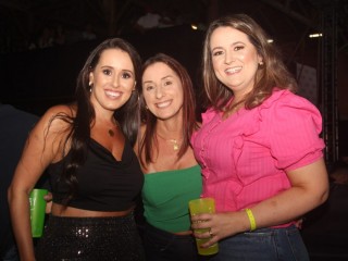 
<a style='margin-left: 5px;' class='btn btn-xs btn-social btn-facebook' href='https://www.facebook.com/sharer/sharer.php?u=https://galeramix.s01.web.getmuller.com.br/imagem/a117/800-800-90/conteudo/site_galerias/117/costelaco-junior-seco-2022-galera-mix-112.jpg' rel='popup' data-width='500' data-height='400'><i class='fa fa-facebook'></i>Compartilhar <span class='hidden-xs'>no Facebook</span>
</a> 
<a class='btn btn-default btn-xs' target='_blank' href='imagem/a117/800-800-90/conteudo/site_galerias/117/costelaco-junior-seco-2022-galera-mix-112.jpg'>
<span class='glyphicon glyphicon-cloud-download'></span> Salvar
</a>
