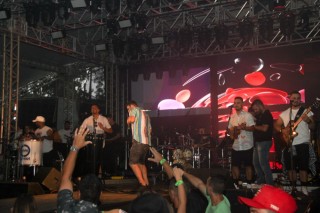 
<a style='margin-left: 5px;' class='btn btn-xs btn-social btn-facebook' href='https://www.facebook.com/sharer/sharer.php?u=https://galeramix.s01.web.getmuller.com.br/imagem/a117/800-800-90/conteudo/site_galerias/117/costelaco-junior-seco-2022-galera-mix-114.jpg' rel='popup' data-width='500' data-height='400'><i class='fa fa-facebook'></i>Compartilhar <span class='hidden-xs'>no Facebook</span>
</a> 
<a class='btn btn-default btn-xs' target='_blank' href='imagem/a117/800-800-90/conteudo/site_galerias/117/costelaco-junior-seco-2022-galera-mix-114.jpg'>
<span class='glyphicon glyphicon-cloud-download'></span> Salvar
</a>
