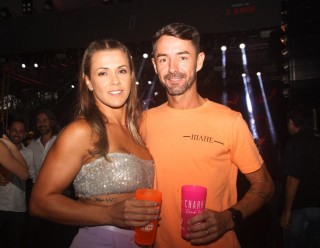 
<a style='margin-left: 5px;' class='btn btn-xs btn-social btn-facebook' href='https://www.facebook.com/sharer/sharer.php?u=https://galeramix.s01.web.getmuller.com.br/imagem/a117/800-800-90/conteudo/site_galerias/117/costelaco-junior-seco-2022-galera-mix-124.jpg' rel='popup' data-width='500' data-height='400'><i class='fa fa-facebook'></i>Compartilhar <span class='hidden-xs'>no Facebook</span>
</a> 
<a class='btn btn-default btn-xs' target='_blank' href='imagem/a117/800-800-90/conteudo/site_galerias/117/costelaco-junior-seco-2022-galera-mix-124.jpg'>
<span class='glyphicon glyphicon-cloud-download'></span> Salvar
</a>
