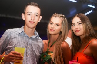 
<a style='margin-left: 5px;' class='btn btn-xs btn-social btn-facebook' href='https://www.facebook.com/sharer/sharer.php?u=https://galeramix.s01.web.getmuller.com.br/imagem/a117/800-800-90/conteudo/site_galerias/117/costelaco-junior-seco-2022-galera-mix-146.jpg' rel='popup' data-width='500' data-height='400'><i class='fa fa-facebook'></i>Compartilhar <span class='hidden-xs'>no Facebook</span>
</a> 
<a class='btn btn-default btn-xs' target='_blank' href='imagem/a117/800-800-90/conteudo/site_galerias/117/costelaco-junior-seco-2022-galera-mix-146.jpg'>
<span class='glyphicon glyphicon-cloud-download'></span> Salvar
</a>
