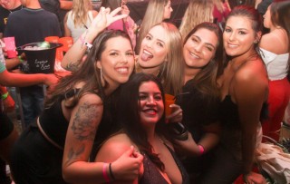 
<a style='margin-left: 5px;' class='btn btn-xs btn-social btn-facebook' href='https://www.facebook.com/sharer/sharer.php?u=https://galeramix.s01.web.getmuller.com.br/imagem/a117/800-800-90/conteudo/site_galerias/117/costelaco-junior-seco-2022-galera-mix-161.jpg' rel='popup' data-width='500' data-height='400'><i class='fa fa-facebook'></i>Compartilhar <span class='hidden-xs'>no Facebook</span>
</a> 
<a class='btn btn-default btn-xs' target='_blank' href='imagem/a117/800-800-90/conteudo/site_galerias/117/costelaco-junior-seco-2022-galera-mix-161.jpg'>
<span class='glyphicon glyphicon-cloud-download'></span> Salvar
</a>
