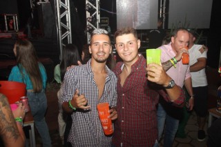 
<a style='margin-left: 5px;' class='btn btn-xs btn-social btn-facebook' href='https://www.facebook.com/sharer/sharer.php?u=https://galeramix.s01.web.getmuller.com.br/imagem/a117/800-800-90/conteudo/site_galerias/117/costelaco-junior-seco-2022-galera-mix-162.jpg' rel='popup' data-width='500' data-height='400'><i class='fa fa-facebook'></i>Compartilhar <span class='hidden-xs'>no Facebook</span>
</a> 
<a class='btn btn-default btn-xs' target='_blank' href='imagem/a117/800-800-90/conteudo/site_galerias/117/costelaco-junior-seco-2022-galera-mix-162.jpg'>
<span class='glyphicon glyphicon-cloud-download'></span> Salvar
</a>
