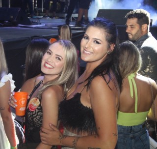 
<a style='margin-left: 5px;' class='btn btn-xs btn-social btn-facebook' href='https://www.facebook.com/sharer/sharer.php?u=https://galeramix.s01.web.getmuller.com.br/imagem/a117/800-800-90/conteudo/site_galerias/117/costelaco-junior-seco-2022-galera-mix-175.jpg' rel='popup' data-width='500' data-height='400'><i class='fa fa-facebook'></i>Compartilhar <span class='hidden-xs'>no Facebook</span>
</a> 
<a class='btn btn-default btn-xs' target='_blank' href='imagem/a117/800-800-90/conteudo/site_galerias/117/costelaco-junior-seco-2022-galera-mix-175.jpg'>
<span class='glyphicon glyphicon-cloud-download'></span> Salvar
</a>
