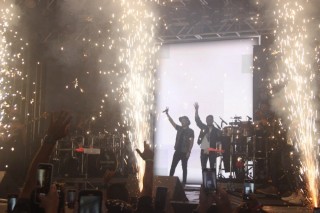 
<a style='margin-left: 5px;' class='btn btn-xs btn-social btn-facebook' href='https://www.facebook.com/sharer/sharer.php?u=https://galeramix.s01.web.getmuller.com.br/imagem/a117/800-800-90/conteudo/site_galerias/117/costelaco-junior-seco-2022-galera-mix-182.jpg' rel='popup' data-width='500' data-height='400'><i class='fa fa-facebook'></i>Compartilhar <span class='hidden-xs'>no Facebook</span>
</a> 
<a class='btn btn-default btn-xs' target='_blank' href='imagem/a117/800-800-90/conteudo/site_galerias/117/costelaco-junior-seco-2022-galera-mix-182.jpg'>
<span class='glyphicon glyphicon-cloud-download'></span> Salvar
</a>
