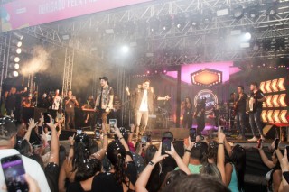 
<a style='margin-left: 5px;' class='btn btn-xs btn-social btn-facebook' href='https://www.facebook.com/sharer/sharer.php?u=https://galeramix.s01.web.getmuller.com.br/imagem/a117/800-800-90/conteudo/site_galerias/117/costelaco-junior-seco-2022-galera-mix-185.jpg' rel='popup' data-width='500' data-height='400'><i class='fa fa-facebook'></i>Compartilhar <span class='hidden-xs'>no Facebook</span>
</a> 
<a class='btn btn-default btn-xs' target='_blank' href='imagem/a117/800-800-90/conteudo/site_galerias/117/costelaco-junior-seco-2022-galera-mix-185.jpg'>
<span class='glyphicon glyphicon-cloud-download'></span> Salvar
</a>
