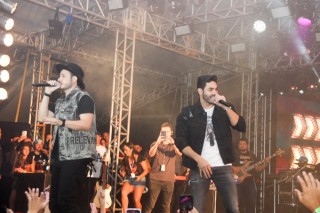 
<a style='margin-left: 5px;' class='btn btn-xs btn-social btn-facebook' href='https://www.facebook.com/sharer/sharer.php?u=https://galeramix.s01.web.getmuller.com.br/imagem/a117/800-800-90/conteudo/site_galerias/117/costelaco-junior-seco-2022-galera-mix-187.jpg' rel='popup' data-width='500' data-height='400'><i class='fa fa-facebook'></i>Compartilhar <span class='hidden-xs'>no Facebook</span>
</a> 
<a class='btn btn-default btn-xs' target='_blank' href='imagem/a117/800-800-90/conteudo/site_galerias/117/costelaco-junior-seco-2022-galera-mix-187.jpg'>
<span class='glyphicon glyphicon-cloud-download'></span> Salvar
</a>
