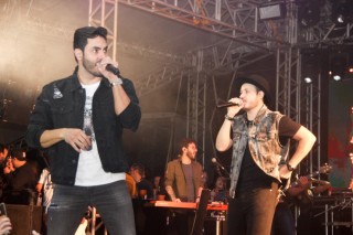 
<a style='margin-left: 5px;' class='btn btn-xs btn-social btn-facebook' href='https://www.facebook.com/sharer/sharer.php?u=https://galeramix.s01.web.getmuller.com.br/imagem/a117/800-800-90/conteudo/site_galerias/117/costelaco-junior-seco-2022-galera-mix-196.jpg' rel='popup' data-width='500' data-height='400'><i class='fa fa-facebook'></i>Compartilhar <span class='hidden-xs'>no Facebook</span>
</a> 
<a class='btn btn-default btn-xs' target='_blank' href='imagem/a117/800-800-90/conteudo/site_galerias/117/costelaco-junior-seco-2022-galera-mix-196.jpg'>
<span class='glyphicon glyphicon-cloud-download'></span> Salvar
</a>
