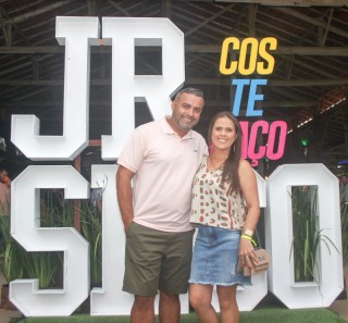 
<a style='margin-left: 5px;' class='btn btn-xs btn-social btn-facebook' href='https://www.facebook.com/sharer/sharer.php?u=https://galeramix.s01.web.getmuller.com.br/imagem/a117/800-800-90/conteudo/site_galerias/117/costelaco-junior-seco-2022-galera-mix-2.jpg' rel='popup' data-width='500' data-height='400'><i class='fa fa-facebook'></i>Compartilhar <span class='hidden-xs'>no Facebook</span>
</a> 
<a class='btn btn-default btn-xs' target='_blank' href='imagem/a117/800-800-90/conteudo/site_galerias/117/costelaco-junior-seco-2022-galera-mix-2.jpg'>
<span class='glyphicon glyphicon-cloud-download'></span> Salvar
</a>
