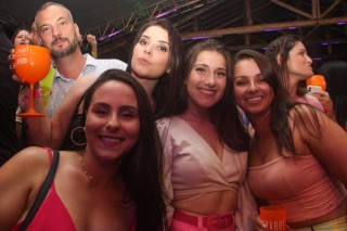 
<a style='margin-left: 5px;' class='btn btn-xs btn-social btn-facebook' href='https://www.facebook.com/sharer/sharer.php?u=https://galeramix.s01.web.getmuller.com.br/imagem/a117/800-800-90/conteudo/site_galerias/117/costelaco-junior-seco-2022-galera-mix-204.jpg' rel='popup' data-width='500' data-height='400'><i class='fa fa-facebook'></i>Compartilhar <span class='hidden-xs'>no Facebook</span>
</a> 
<a class='btn btn-default btn-xs' target='_blank' href='imagem/a117/800-800-90/conteudo/site_galerias/117/costelaco-junior-seco-2022-galera-mix-204.jpg'>
<span class='glyphicon glyphicon-cloud-download'></span> Salvar
</a>
