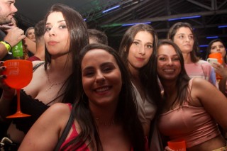 
<a style='margin-left: 5px;' class='btn btn-xs btn-social btn-facebook' href='https://www.facebook.com/sharer/sharer.php?u=https://galeramix.s01.web.getmuller.com.br/imagem/a117/800-800-90/conteudo/site_galerias/117/costelaco-junior-seco-2022-galera-mix-205.jpg' rel='popup' data-width='500' data-height='400'><i class='fa fa-facebook'></i>Compartilhar <span class='hidden-xs'>no Facebook</span>
</a> 
<a class='btn btn-default btn-xs' target='_blank' href='imagem/a117/800-800-90/conteudo/site_galerias/117/costelaco-junior-seco-2022-galera-mix-205.jpg'>
<span class='glyphicon glyphicon-cloud-download'></span> Salvar
</a>
