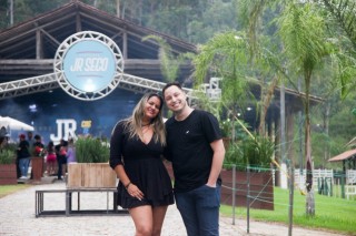 
<a style='margin-left: 5px;' class='btn btn-xs btn-social btn-facebook' href='https://www.facebook.com/sharer/sharer.php?u=https://galeramix.s01.web.getmuller.com.br/imagem/a117/800-800-90/conteudo/site_galerias/117/costelaco-junior-seco-2022-galera-mix-208.jpg' rel='popup' data-width='500' data-height='400'><i class='fa fa-facebook'></i>Compartilhar <span class='hidden-xs'>no Facebook</span>
</a> 
<a class='btn btn-default btn-xs' target='_blank' href='imagem/a117/800-800-90/conteudo/site_galerias/117/costelaco-junior-seco-2022-galera-mix-208.jpg'>
<span class='glyphicon glyphicon-cloud-download'></span> Salvar
</a>
