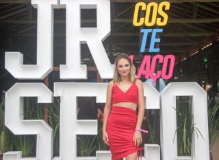 
<a style='margin-left: 5px;' class='btn btn-xs btn-social btn-facebook' href='https://www.facebook.com/sharer/sharer.php?u=https://galeramix.s01.web.getmuller.com.br/imagem/a117/800-800-90/conteudo/site_galerias/117/costelaco-junior-seco-2022-galera-mix-209.jpg' rel='popup' data-width='500' data-height='400'><i class='fa fa-facebook'></i>Compartilhar <span class='hidden-xs'>no Facebook</span>
</a> 
<a class='btn btn-default btn-xs' target='_blank' href='imagem/a117/800-800-90/conteudo/site_galerias/117/costelaco-junior-seco-2022-galera-mix-209.jpg'>
<span class='glyphicon glyphicon-cloud-download'></span> Salvar
</a>
