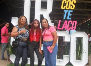 
<a style='margin-left: 5px;' class='btn btn-xs btn-social btn-facebook' href='https://www.facebook.com/sharer/sharer.php?u=https://galeramix.s01.web.getmuller.com.br/imagem/a117/800-800-90/conteudo/site_galerias/117/costelaco-junior-seco-2022-galera-mix-213.jpg' rel='popup' data-width='500' data-height='400'><i class='fa fa-facebook'></i>Compartilhar <span class='hidden-xs'>no Facebook</span>
</a> 
<a class='btn btn-default btn-xs' target='_blank' href='imagem/a117/800-800-90/conteudo/site_galerias/117/costelaco-junior-seco-2022-galera-mix-213.jpg'>
<span class='glyphicon glyphicon-cloud-download'></span> Salvar
</a>
