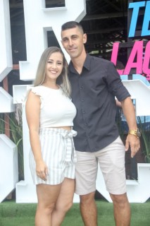 
<a style='margin-left: 5px;' class='btn btn-xs btn-social btn-facebook' href='https://www.facebook.com/sharer/sharer.php?u=https://galeramix.s01.web.getmuller.com.br/imagem/a117/800-800-90/conteudo/site_galerias/117/costelaco-junior-seco-2022-galera-mix-217.jpg' rel='popup' data-width='500' data-height='400'><i class='fa fa-facebook'></i>Compartilhar <span class='hidden-xs'>no Facebook</span>
</a> 
<a class='btn btn-default btn-xs' target='_blank' href='imagem/a117/800-800-90/conteudo/site_galerias/117/costelaco-junior-seco-2022-galera-mix-217.jpg'>
<span class='glyphicon glyphicon-cloud-download'></span> Salvar
</a>
