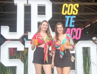 
<a style='margin-left: 5px;' class='btn btn-xs btn-social btn-facebook' href='https://www.facebook.com/sharer/sharer.php?u=https://galeramix.s01.web.getmuller.com.br/imagem/a117/800-800-90/conteudo/site_galerias/117/costelaco-junior-seco-2022-galera-mix-245.jpg' rel='popup' data-width='500' data-height='400'><i class='fa fa-facebook'></i>Compartilhar <span class='hidden-xs'>no Facebook</span>
</a> 
<a class='btn btn-default btn-xs' target='_blank' href='imagem/a117/800-800-90/conteudo/site_galerias/117/costelaco-junior-seco-2022-galera-mix-245.jpg'>
<span class='glyphicon glyphicon-cloud-download'></span> Salvar
</a>
