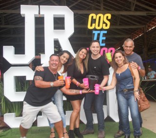 
<a style='margin-left: 5px;' class='btn btn-xs btn-social btn-facebook' href='https://www.facebook.com/sharer/sharer.php?u=https://galeramix.s01.web.getmuller.com.br/imagem/a117/800-800-90/conteudo/site_galerias/117/costelaco-junior-seco-2022-galera-mix-289.jpg' rel='popup' data-width='500' data-height='400'><i class='fa fa-facebook'></i>Compartilhar <span class='hidden-xs'>no Facebook</span>
</a> 
<a class='btn btn-default btn-xs' target='_blank' href='imagem/a117/800-800-90/conteudo/site_galerias/117/costelaco-junior-seco-2022-galera-mix-289.jpg'>
<span class='glyphicon glyphicon-cloud-download'></span> Salvar
</a>
