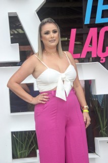 
<a style='margin-left: 5px;' class='btn btn-xs btn-social btn-facebook' href='https://www.facebook.com/sharer/sharer.php?u=https://galeramix.s01.web.getmuller.com.br/imagem/a117/800-800-90/conteudo/site_galerias/117/costelaco-junior-seco-2022-galera-mix-322.jpg' rel='popup' data-width='500' data-height='400'><i class='fa fa-facebook'></i>Compartilhar <span class='hidden-xs'>no Facebook</span>
</a> 
<a class='btn btn-default btn-xs' target='_blank' href='imagem/a117/800-800-90/conteudo/site_galerias/117/costelaco-junior-seco-2022-galera-mix-322.jpg'>
<span class='glyphicon glyphicon-cloud-download'></span> Salvar
</a>
