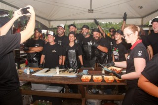 
<a style='margin-left: 5px;' class='btn btn-xs btn-social btn-facebook' href='https://www.facebook.com/sharer/sharer.php?u=https://galeramix.s01.web.getmuller.com.br/imagem/a117/800-800-90/conteudo/site_galerias/117/costelaco-junior-seco-2022-galera-mix-325.jpg' rel='popup' data-width='500' data-height='400'><i class='fa fa-facebook'></i>Compartilhar <span class='hidden-xs'>no Facebook</span>
</a> 
<a class='btn btn-default btn-xs' target='_blank' href='imagem/a117/800-800-90/conteudo/site_galerias/117/costelaco-junior-seco-2022-galera-mix-325.jpg'>
<span class='glyphicon glyphicon-cloud-download'></span> Salvar
</a>
