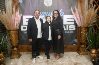 
<a style='margin-left: 5px;' class='btn btn-xs btn-social btn-facebook' href='https://www.facebook.com/sharer/sharer.php?u=https://galeramix.s01.web.getmuller.com.br/imagem/a118/800-800-90/conteudo/site_galerias/118/0047.jpg' rel='popup' data-width='500' data-height='400'><i class='fa fa-facebook'></i>Compartilhar <span class='hidden-xs'>no Facebook</span>
</a> 
<a class='btn btn-default btn-xs' target='_blank' href='imagem/a118/800-800-90/conteudo/site_galerias/118/0047.jpg'>
<span class='glyphicon glyphicon-cloud-download'></span> Salvar
</a>
