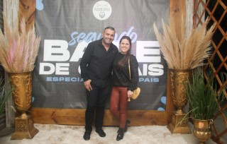 
<a style='margin-left: 5px;' class='btn btn-xs btn-social btn-facebook' href='https://www.facebook.com/sharer/sharer.php?u=https://galeramix.s01.web.getmuller.com.br/imagem/a118/800-800-90/conteudo/site_galerias/118/006.jpg' rel='popup' data-width='500' data-height='400'><i class='fa fa-facebook'></i>Compartilhar <span class='hidden-xs'>no Facebook</span>
</a> 
<a class='btn btn-default btn-xs' target='_blank' href='imagem/a118/800-800-90/conteudo/site_galerias/118/006.jpg'>
<span class='glyphicon glyphicon-cloud-download'></span> Salvar
</a>
