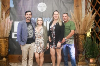 
<a style='margin-left: 5px;' class='btn btn-xs btn-social btn-facebook' href='https://www.facebook.com/sharer/sharer.php?u=https://galeramix.s01.web.getmuller.com.br/imagem/a118/800-800-90/conteudo/site_galerias/118/0091.jpg' rel='popup' data-width='500' data-height='400'><i class='fa fa-facebook'></i>Compartilhar <span class='hidden-xs'>no Facebook</span>
</a> 
<a class='btn btn-default btn-xs' target='_blank' href='imagem/a118/800-800-90/conteudo/site_galerias/118/0091.jpg'>
<span class='glyphicon glyphicon-cloud-download'></span> Salvar
</a>
