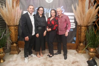 
<a style='margin-left: 5px;' class='btn btn-xs btn-social btn-facebook' href='https://www.facebook.com/sharer/sharer.php?u=https://galeramix.s01.web.getmuller.com.br/imagem/a118/800-800-90/conteudo/site_galerias/118/baile-129.jpg' rel='popup' data-width='500' data-height='400'><i class='fa fa-facebook'></i>Compartilhar <span class='hidden-xs'>no Facebook</span>
</a> 
<a class='btn btn-default btn-xs' target='_blank' href='imagem/a118/800-800-90/conteudo/site_galerias/118/baile-129.jpg'>
<span class='glyphicon glyphicon-cloud-download'></span> Salvar
</a>
