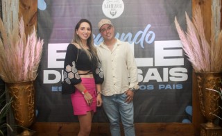 
<a style='margin-left: 5px;' class='btn btn-xs btn-social btn-facebook' href='https://www.facebook.com/sharer/sharer.php?u=https://galeramix.s01.web.getmuller.com.br/imagem/a118/800-800-90/conteudo/site_galerias/118/baile-27.jpg' rel='popup' data-width='500' data-height='400'><i class='fa fa-facebook'></i>Compartilhar <span class='hidden-xs'>no Facebook</span>
</a> 
<a class='btn btn-default btn-xs' target='_blank' href='imagem/a118/800-800-90/conteudo/site_galerias/118/baile-27.jpg'>
<span class='glyphicon glyphicon-cloud-download'></span> Salvar
</a>
