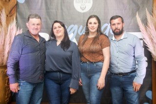 
<a style='margin-left: 5px;' class='btn btn-xs btn-social btn-facebook' href='https://www.facebook.com/sharer/sharer.php?u=https://galeramix.s01.web.getmuller.com.br/imagem/a118/800-800-90/conteudo/site_galerias/118/baile-34.jpg' rel='popup' data-width='500' data-height='400'><i class='fa fa-facebook'></i>Compartilhar <span class='hidden-xs'>no Facebook</span>
</a> 
<a class='btn btn-default btn-xs' target='_blank' href='imagem/a118/800-800-90/conteudo/site_galerias/118/baile-34.jpg'>
<span class='glyphicon glyphicon-cloud-download'></span> Salvar
</a>
