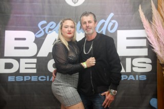 
<a style='margin-left: 5px;' class='btn btn-xs btn-social btn-facebook' href='https://www.facebook.com/sharer/sharer.php?u=https://galeramix.s01.web.getmuller.com.br/imagem/a118/800-800-90/conteudo/site_galerias/118/baile-47.jpg' rel='popup' data-width='500' data-height='400'><i class='fa fa-facebook'></i>Compartilhar <span class='hidden-xs'>no Facebook</span>
</a> 
<a class='btn btn-default btn-xs' target='_blank' href='imagem/a118/800-800-90/conteudo/site_galerias/118/baile-47.jpg'>
<span class='glyphicon glyphicon-cloud-download'></span> Salvar
</a>
