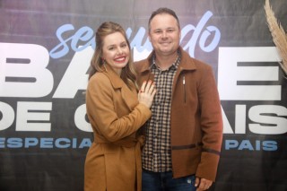 
<a style='margin-left: 5px;' class='btn btn-xs btn-social btn-facebook' href='https://www.facebook.com/sharer/sharer.php?u=https://galeramix.s01.web.getmuller.com.br/imagem/a118/800-800-90/conteudo/site_galerias/118/baile-53.jpg' rel='popup' data-width='500' data-height='400'><i class='fa fa-facebook'></i>Compartilhar <span class='hidden-xs'>no Facebook</span>
</a> 
<a class='btn btn-default btn-xs' target='_blank' href='imagem/a118/800-800-90/conteudo/site_galerias/118/baile-53.jpg'>
<span class='glyphicon glyphicon-cloud-download'></span> Salvar
</a>
